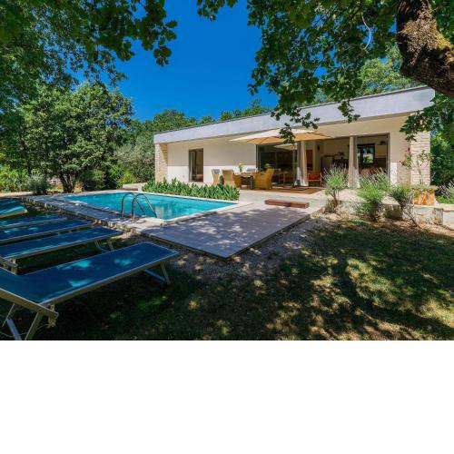 Holiday Home Villa Frleti by Interhome
