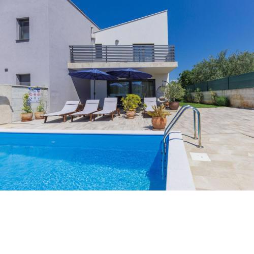 Holiday Home Villa Leonardo by Interhome