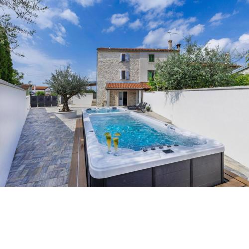 Holiday Home Villa Lucky by Interhome