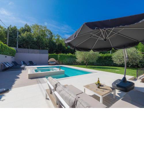 Holiday Home Villa Mala by Interhome