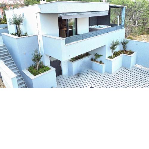 Holiday Home Vučko with Spa Bath