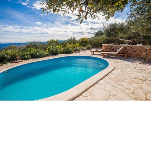 Holiday home Zlatni san - private heated pool