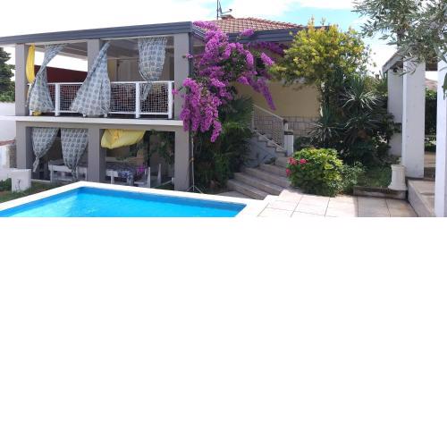 Holiday Homes Mare
