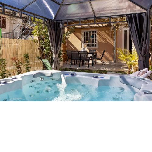 Holiday House 4 Season with jacuzzi, sauna and BBQ