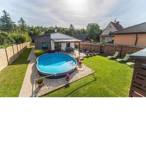 Holiday House Adonis