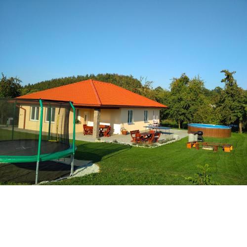 Holiday House Adrelot