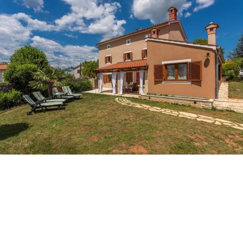 Holiday House Bepina