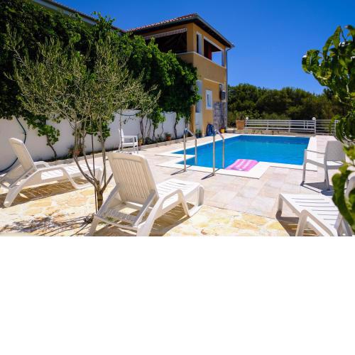 Holiday House Gino