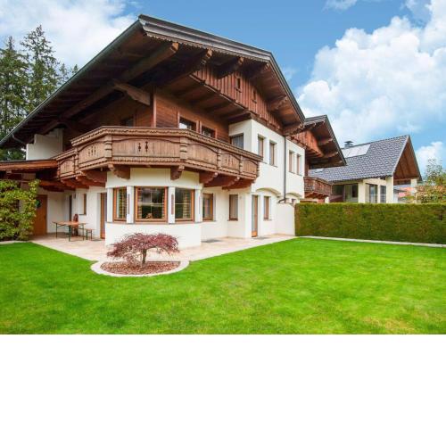 Holiday house in Reith im Alpbachtal with garden