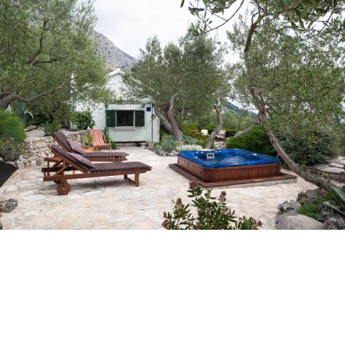 Holiday house Jano in Makarska, jacuzzi