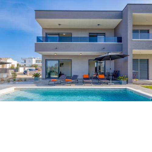 Holiday House Lipa with Private Pool