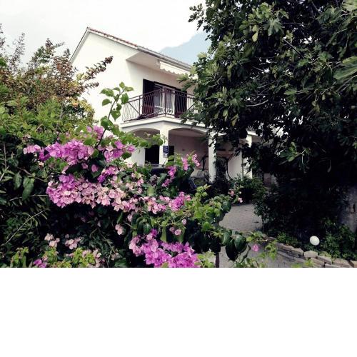 Holiday House Maja