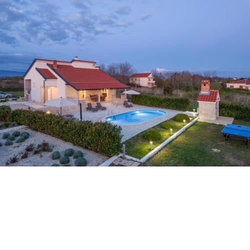Holiday House Paula
