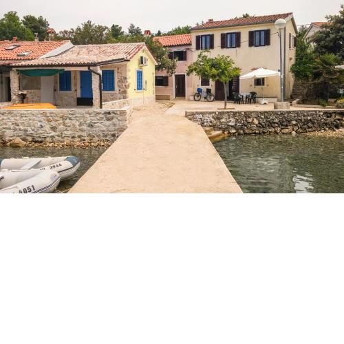 Holiday house Punta Blue & Orange 5m from the sea, island Cres