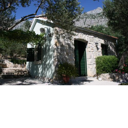 Holiday house with a parking space Makarska - 6770