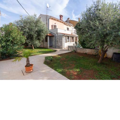 Holiday house with a parking space Valtura, Pula - 16611