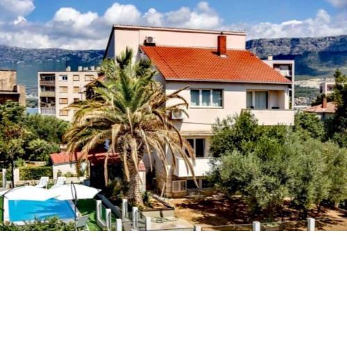 Holiday house with a swimming pool Split - 22234
