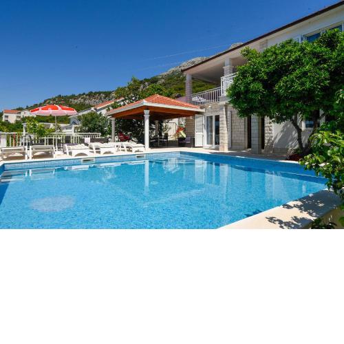 Holiday Villa Perna