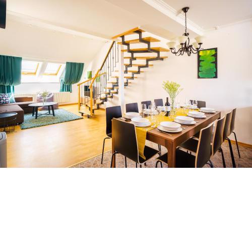 HOME ALONE 5BR+3BATH Penthouse in center of Prague
