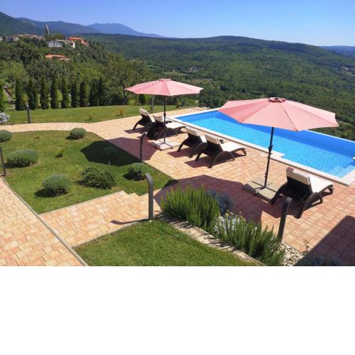 Home Andrea with infinity salty pool