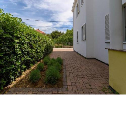 Homely Apartment in Suko an near Sea
