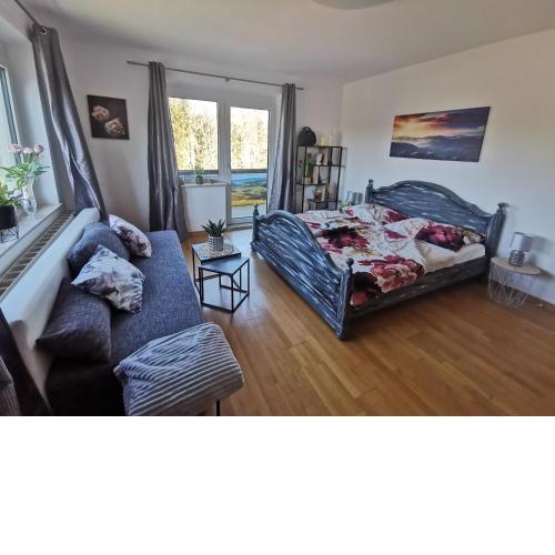 HomeW4 - Rosen Apartment