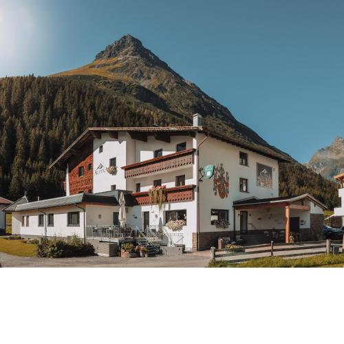 Hotel Alpina