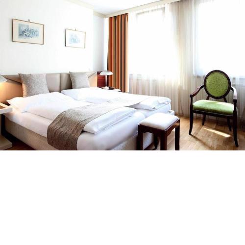 Hotel Attaché contactless