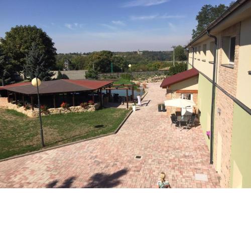 Hotel Dvůr