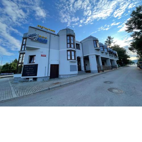 Hotel Laguna & restaurant