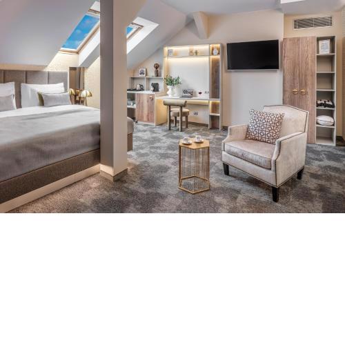 Hotel Maestro by Adrez