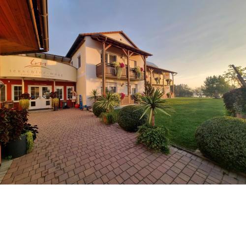 Hotel-Restaurant Teuschler-Mogg Bad Waltersdorf inklusiv Genusscard