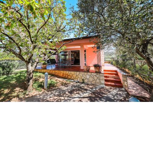 House Antonia by the sea AE1556