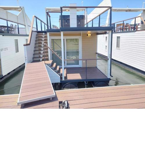 HOUSE BOAT OLIVA - Floating House