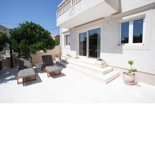 House Buky