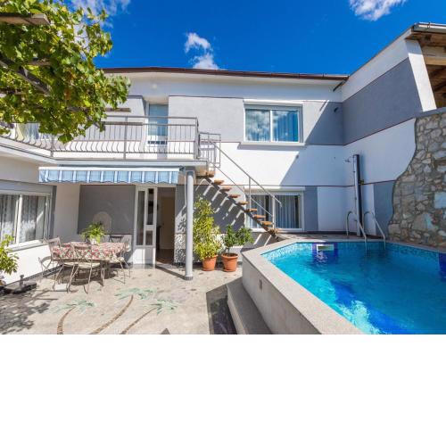 House Delfin