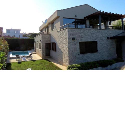 House Mia
