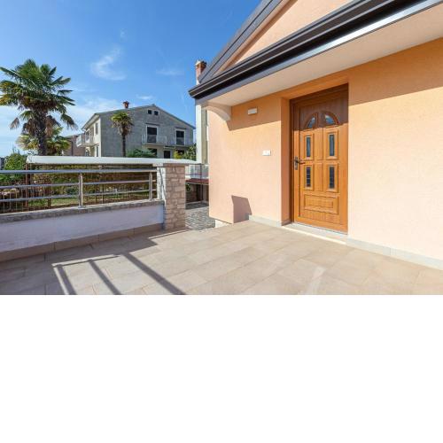 House near the sea & city center - pet friendly