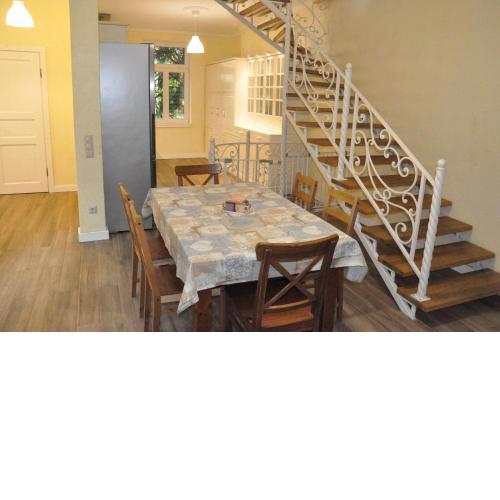 House near to Schönbrunn - Free Parking - 24-7 Check in - 8 Person