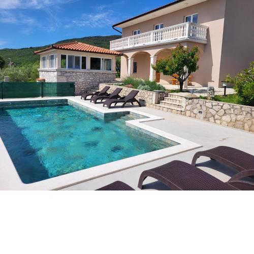 House Olive Bay View