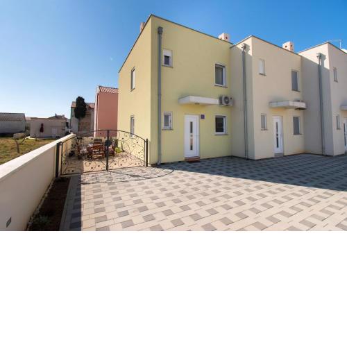 House Tatjana