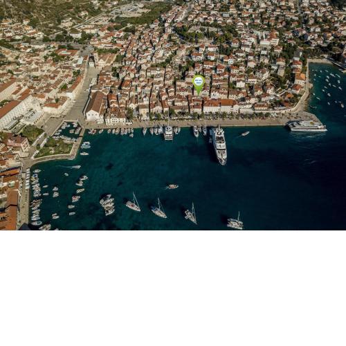 HVAR CENTRAL APARTMENT