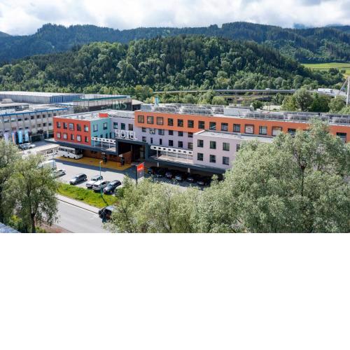 Hwest Hotel