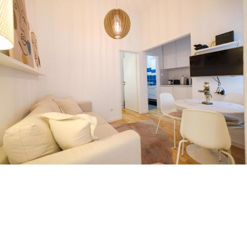 Iadra apartment in city center