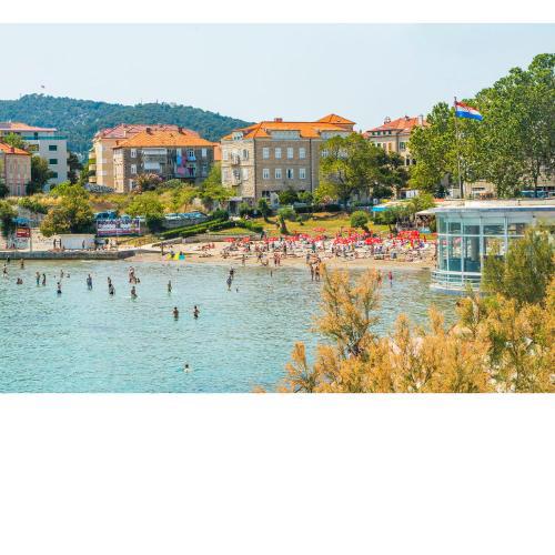 IDRO Studio Apartments directly at the beach