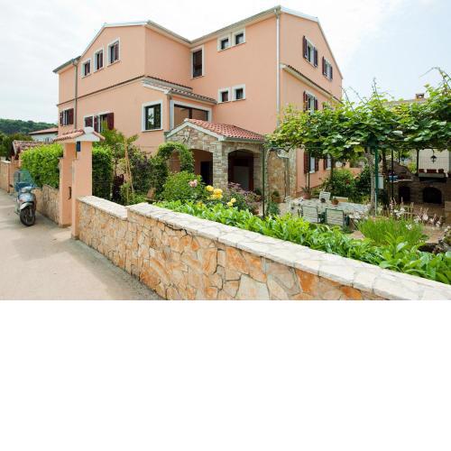 Idyllisches Apartment nur 200 Meter zum Strand mit Taxibootverbindung nach Rovinj