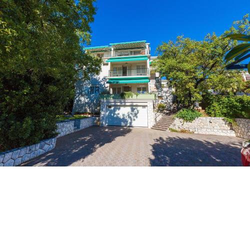 Idyllisches Apartment nur 250 Meter zum Strand mit Meerblick, privater Terrasse, Privatparkplatz
