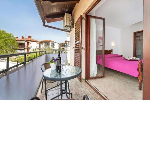 Idyllisches Apartment nur 800 Meter zum Strand mit 2 Balkone, Garten, Grill