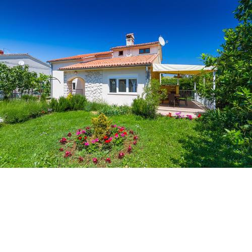 Im Jahr 2014 renoviertes Ferienhaus 400 Meter zum Strand