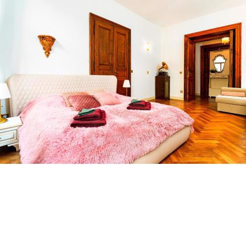 Imperial Deluxe Suite